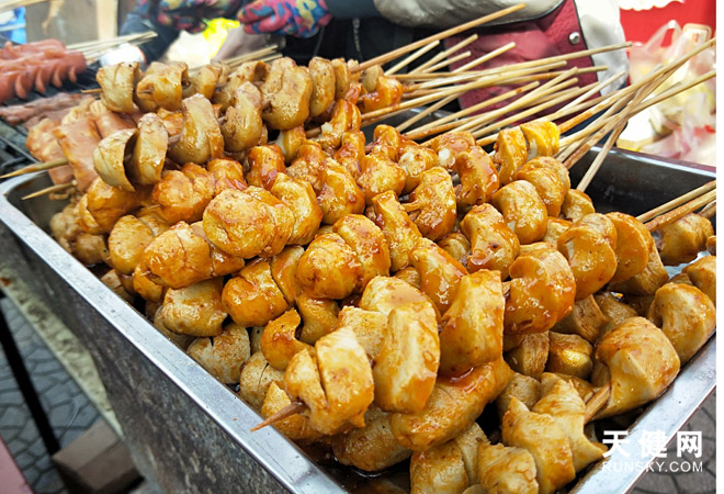 乐竞官方网站app下载安装U子组决赛：清华附中男初制服上海市体校，告成夺冠(清华附中球员)