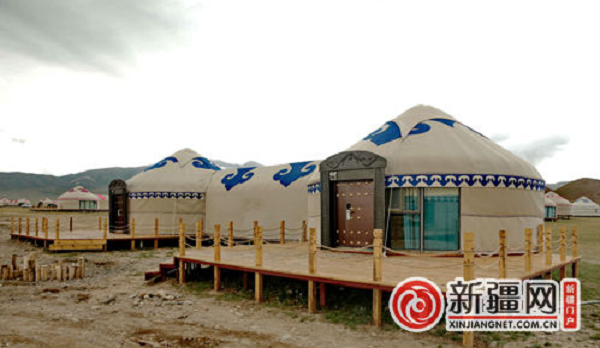 巴音布鲁克: 东归家园"草景房"承载低调又奢华的旅游体验